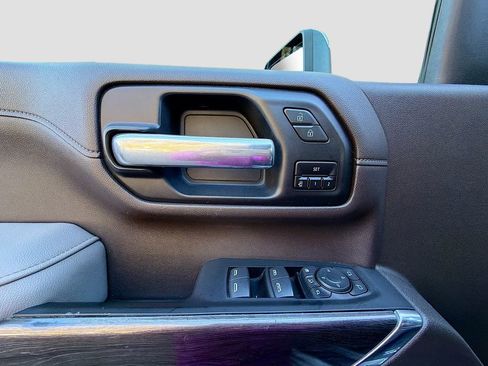 Used 2021 Chevrolet Silverado 3500 LTZ w/ LTZ Premium Package image 15