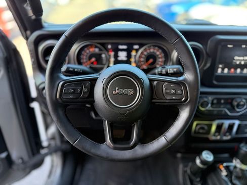 Used 2022 Jeep Wrangler Sport AWD/4WD image 6