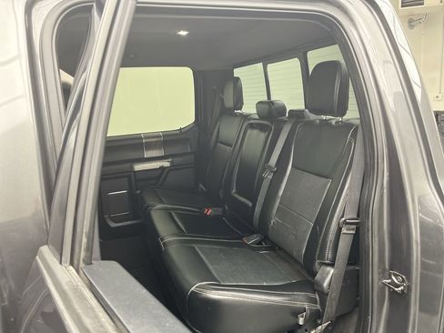 Used 2019 Ford F250 Lariat w/ Chrome Package image 12
