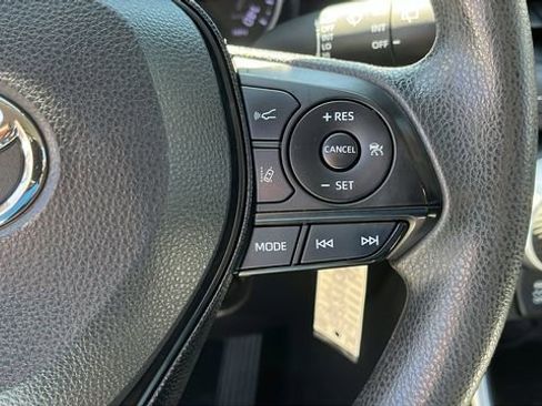 Used 2019 Toyota RAV4 LE w/ Carpet Mat Package AWD/4WD image 13