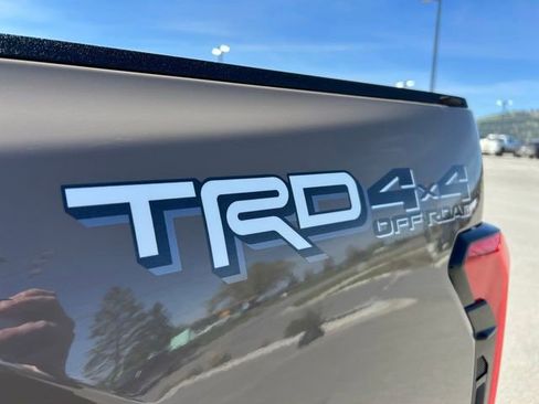 Used 2026 Toyota Tundra Limited AWD/4WD image 12