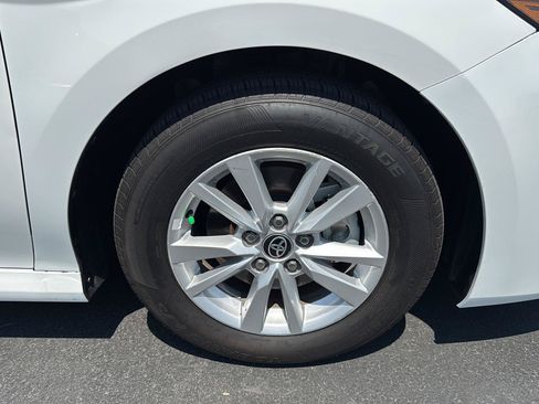 Used 2025 Toyota Camry LE w/ Convenience Package AWD/4WD image 16