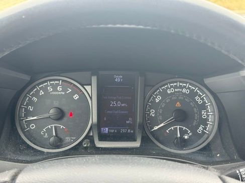 Used 2017 Toyota Tacoma TRD Off-Road w/ Exterior Package image 15