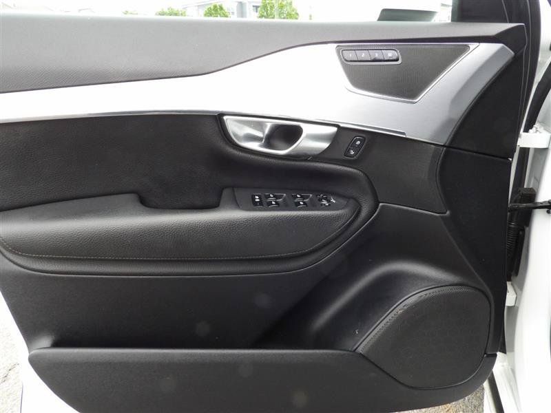 Used 2018 Volvo XC90 T5 Momentum FWD image 30