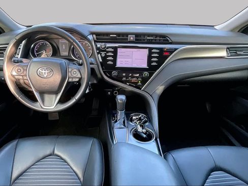 Used 2018 Toyota Camry SE FWD image 15