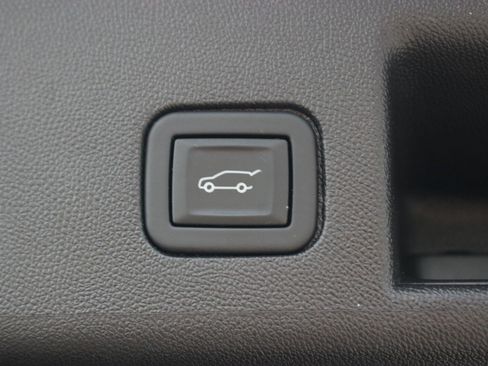 Used 2024 Chevrolet Equinox LT AWD/4WD image 12