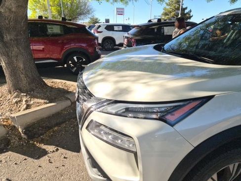 Used 2023 Nissan Rogue SV w/ SV Premium B Package image 30