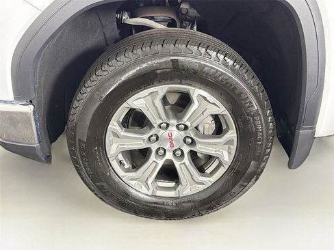 Used 2025 GMC Sierra 1500 SLT AWD/4WD image 33