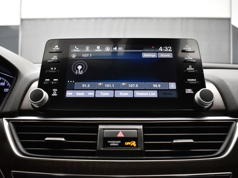 Used 2018 Honda Accord EX image 27