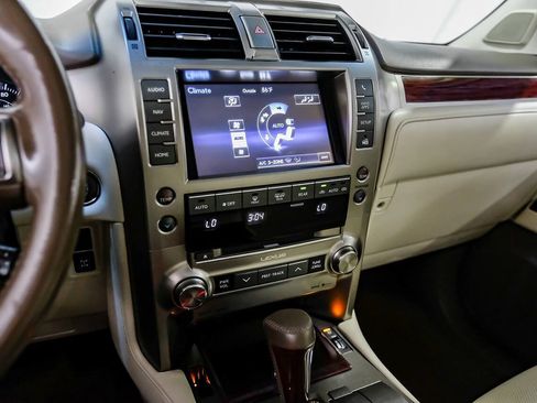 Used 2017 Lexus GX 460 Premium AWD/4WD image 35