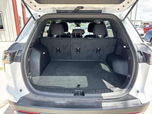 Used 2025 Chevrolet Equinox LT image 8