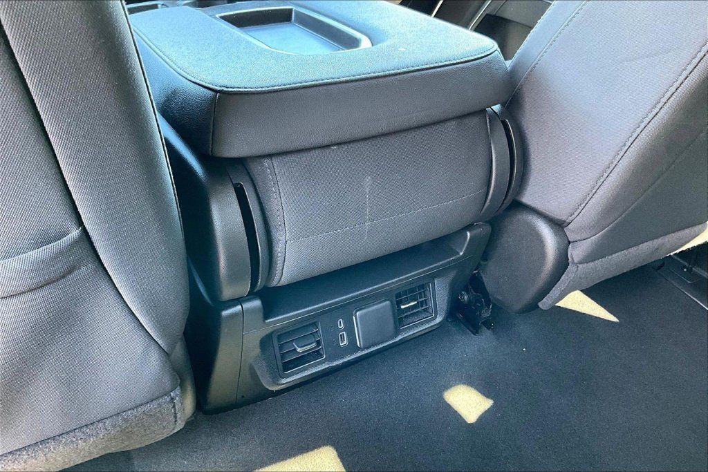 Used 2025 Chevrolet Silverado 2500 LT w/ Convenience Package AWD/4WD image 13