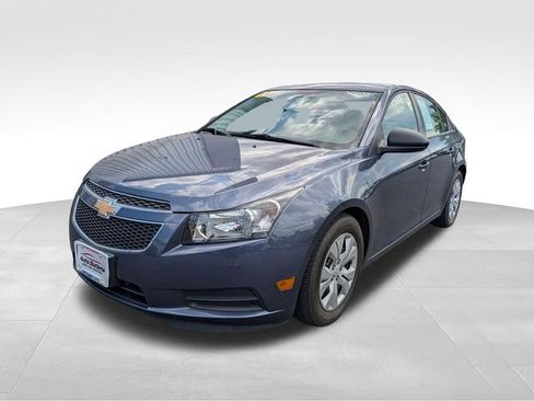 Used 2013 Chevrolet Cruze LS FWD image 3