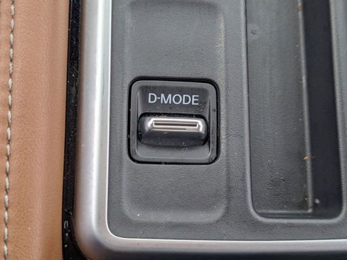 Certified 2025 Nissan Pathfinder Platinum w/ Cargo Package image 20