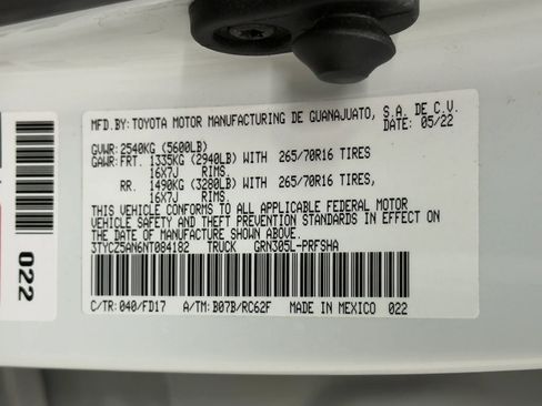 Used 2022 Toyota Tacoma TRD Off-Road image 48