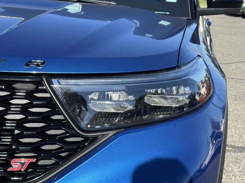 Used 2022 Ford Explorer ST w/ ST High-Performance Pack image 6