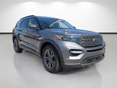 Used 2021 Ford Explorer XLT w/ Equipment Group 202A RWD image 1