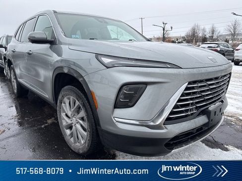 Used 2025 Buick Enclave Preferred image 2