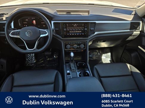 Certified 2023 Volkswagen Atlas SE w/ Panoramic Sunroof Package FWD image 15