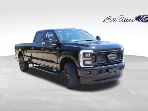 New 2026 Ford F350 Lariat w/ Black Appearance Package AWD/4WD image 2