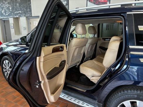 Used 2018 Mercedes-Benz GLS 450 4MATIC w/ Premium Package image 28