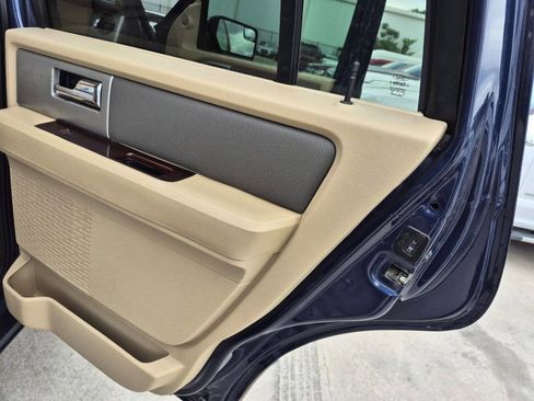 Used 2013 Ford Expedition XLT image 15