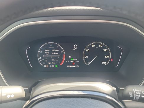 Used 2025 Honda Pilot Touring image 11
