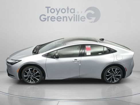 New 2025 Toyota Prius Plug-In Hybrid FWD image 2