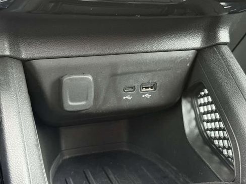 Used 2025 Chevrolet TrailBlazer LT image 25