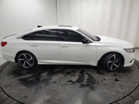 Certified 2022 Honda Accord Sport image 11