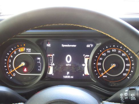 Used 2024 Jeep Wrangler Unlimited Sport AWD/4WD image 22