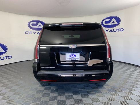 Used 2018 Cadillac Escalade 4WD image 4