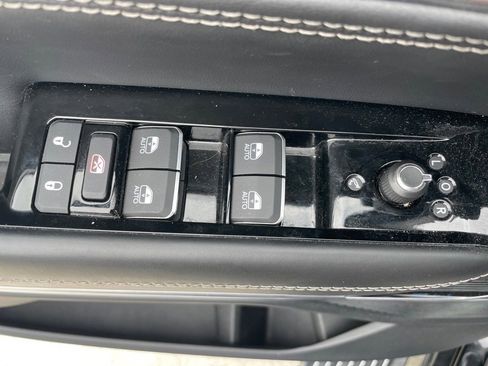 Used 2022 Jeep Grand Wagoneer Series II image 13