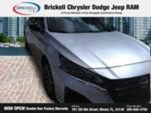 Used 2024 Nissan Altima 2.5 SV FWD image 30