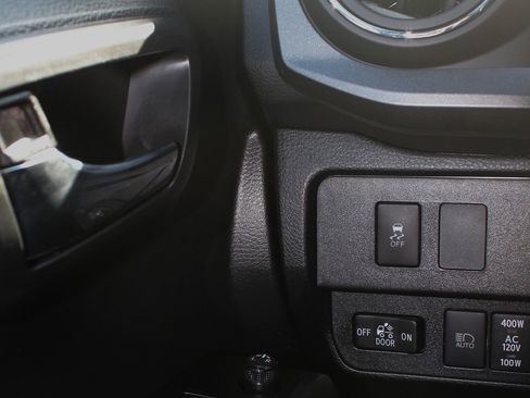 Used 2023 Toyota Tacoma 4x4 Double Cab image 15