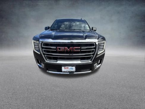 Used 2024 GMC Yukon SLT AWD/4WD image 2