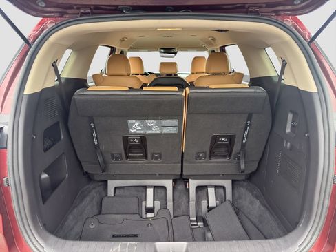 Used 2022 Kia Carnival LX FWD image 28