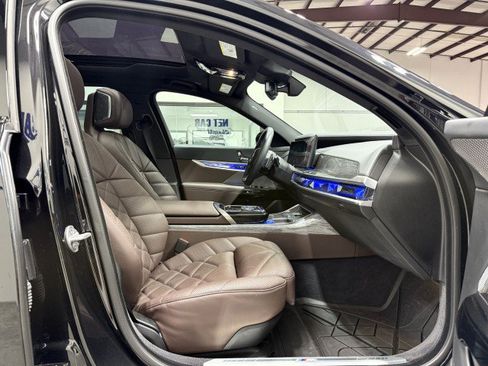 Used 2024 BMW 740i xDrive AWD/4WD image 14