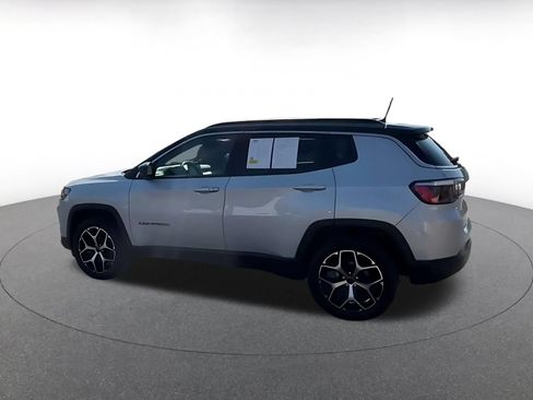 Used 2025 Jeep Compass Limited AWD/4WD image 8
