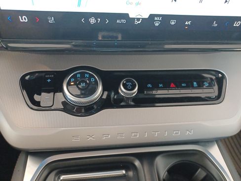 New 2025 Ford Expedition Active image 31