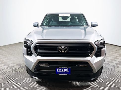 Certified 2025 Toyota Tacoma SR5 AWD/4WD image 2