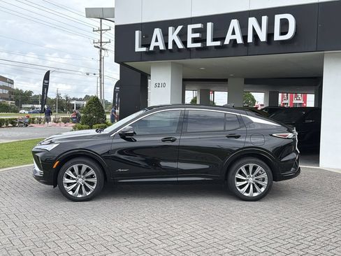 Certified 2025 Buick Envista Avenir FWD image 3