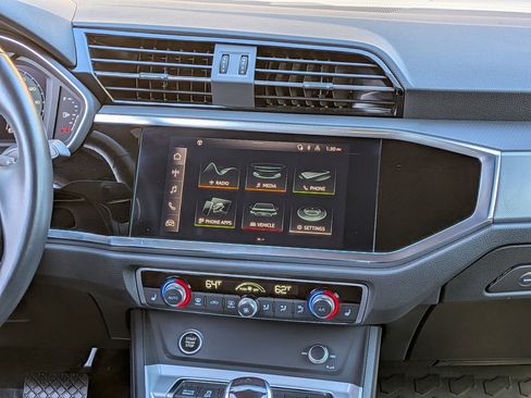 Used 2022 Audi Q3 2.0T Premium Plus image 32