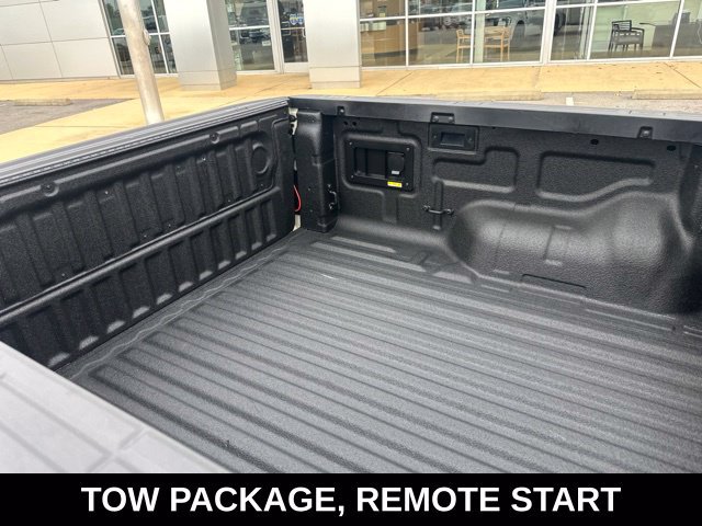 Used 2025 Ford Ranger Lariat w/ Black Appearance Package RWD image 2