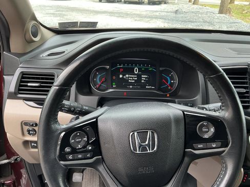 Used 2021 Honda Pilot Touring image 12