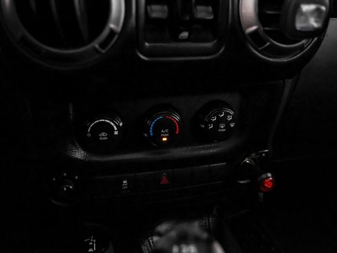 Used 2014 Jeep Wrangler Unlimited Sport w/ Power Convenience Group AWD/4WD image 25