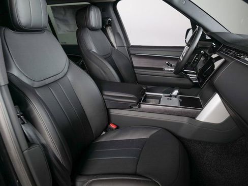 New 2025 Land Rover Range Rover SE image 3