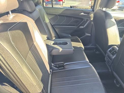 Certified 2022 Volkswagen Tiguan SE image 32