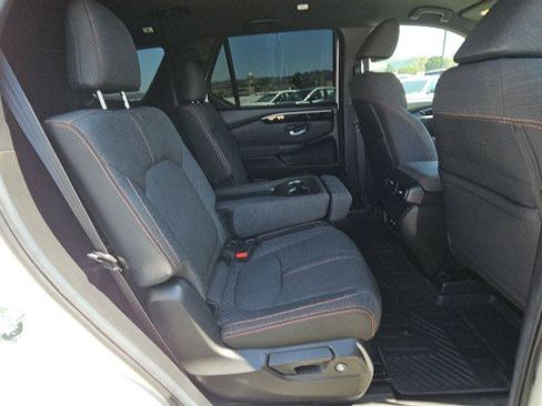 Used 2025 Honda Pilot Sport image 26