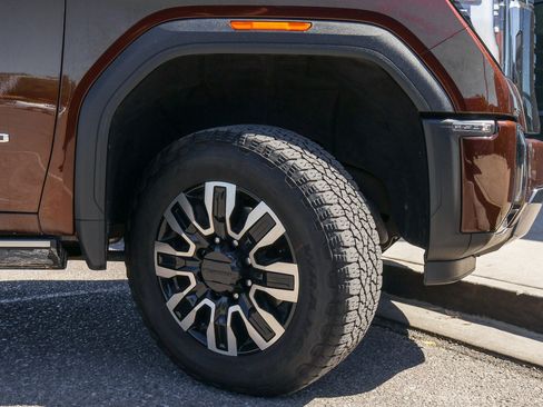 Used 2024 GMC Sierra 3500 Denali Ultimate AWD/4WD image 13